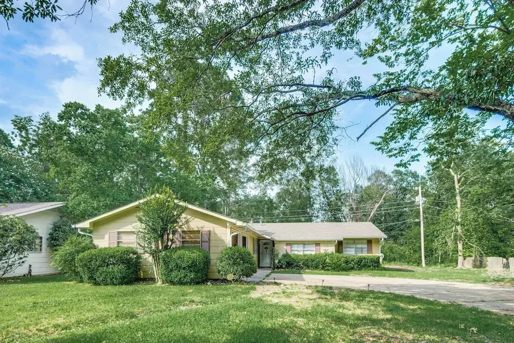 Jackson Home w/ Patio, 2 Grills & Ping-pong Table!