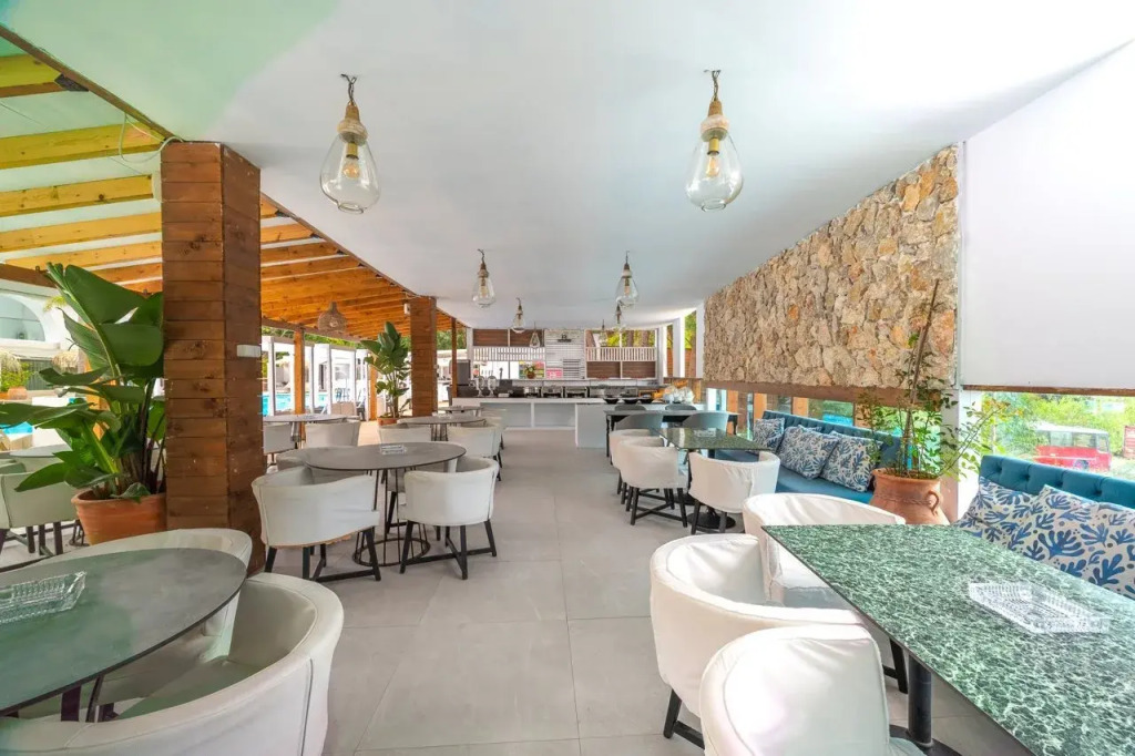 Bamboo Suites Hotel