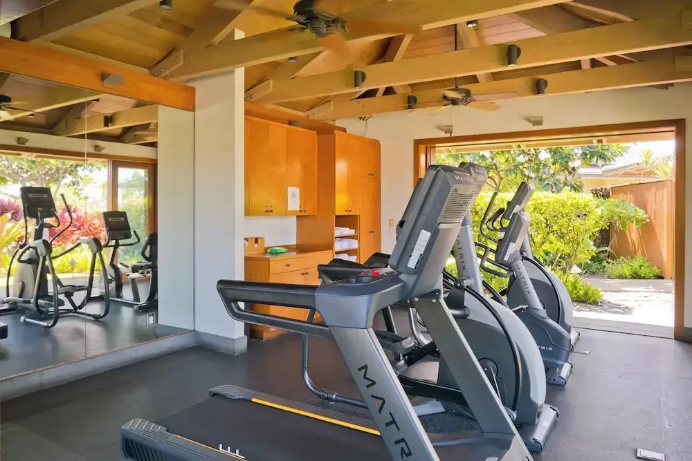 Kolea - Luxe 2BR Condo with Pool Access