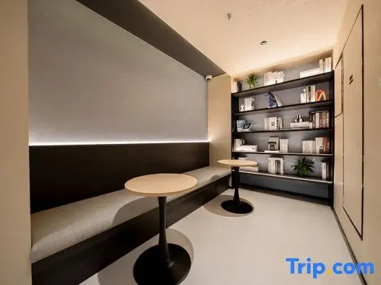 H.Z.M Hotel (Shanghai Jiuyuan Manufacturing Bureau Road Store)