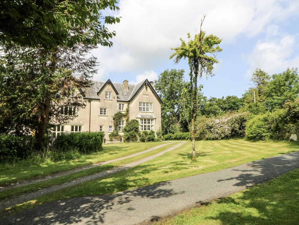 Plas Pontfaen