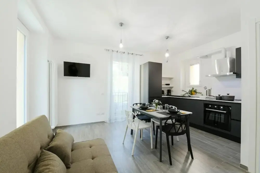 Sunflower Apartment 1 With Terrace in Baveno