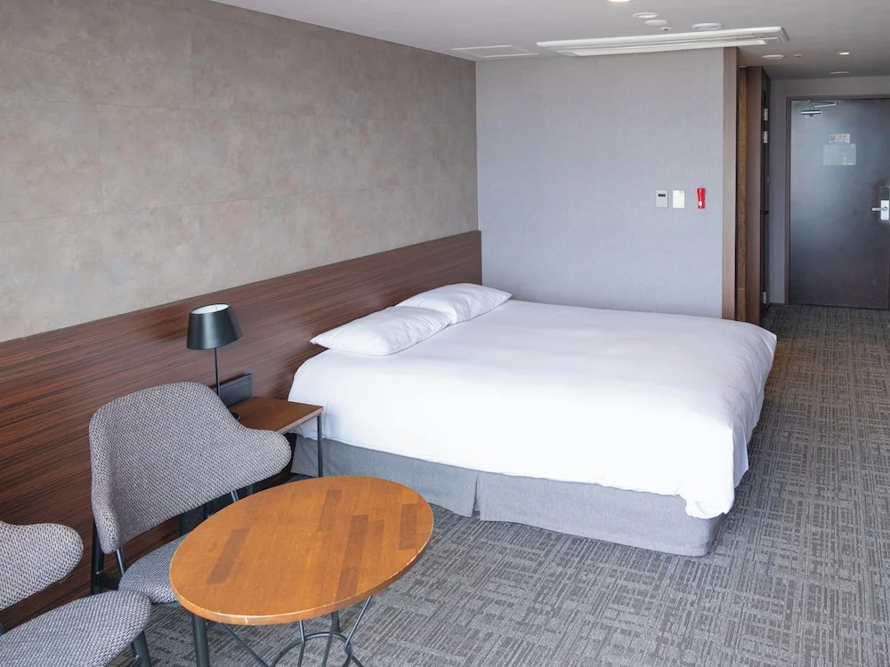 Hotel With Jeju