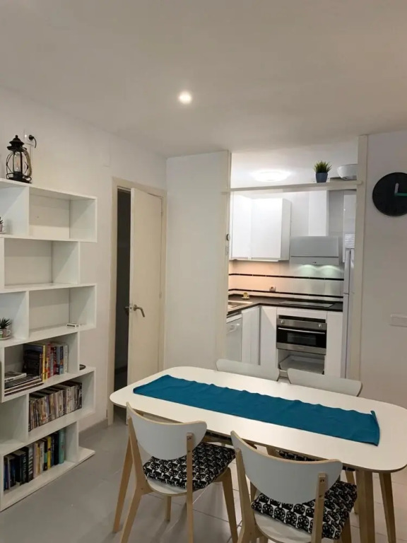 Ground Floor Facing the Sea, in Complex with Pool and Common Areas.