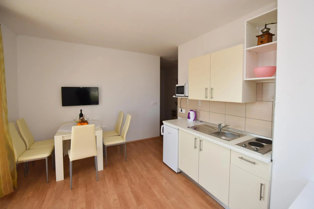 Apartments Zakarija
