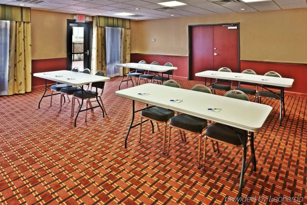 Holiday Inn Express & Suites Perry by IHG