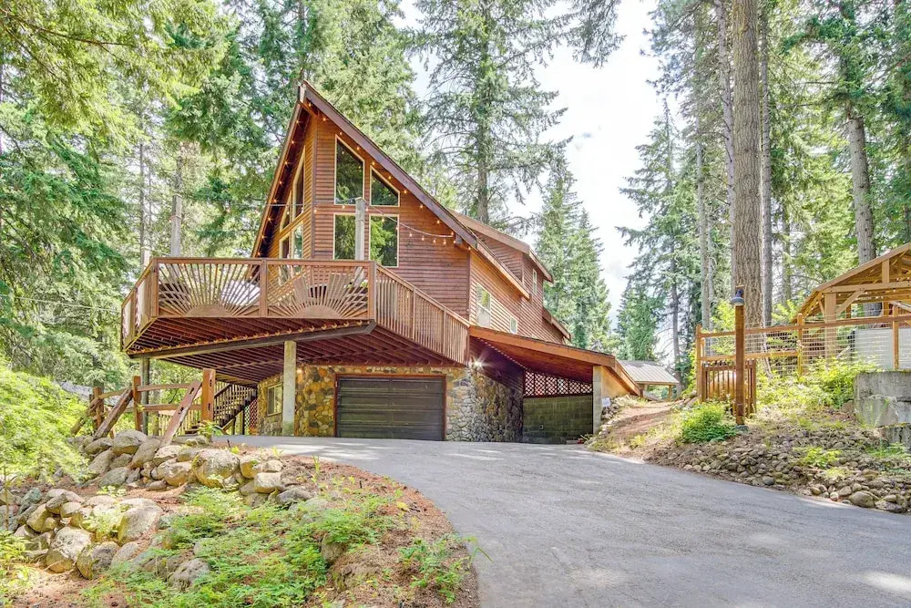 Hot Tub, Deck & Game Room: Cle Elum Cabin!