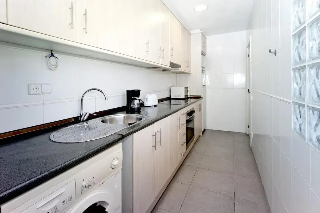 Amplio apartamento con terraza en zona muy tranquila