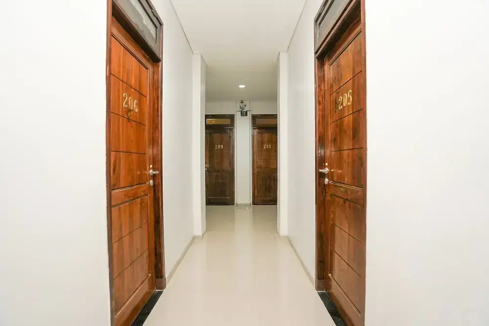 OYO Flagship 318 K1 UPN Rungkut Madya