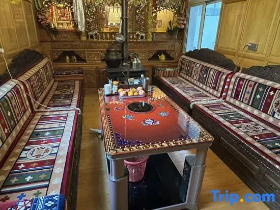 Shangri-La Songlan Hostel (Dukezong Ancient City)