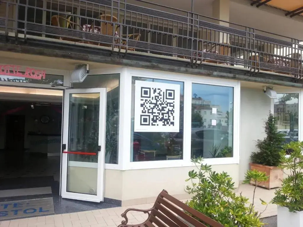 Hotel Bristol - a 30 mt dalla spiaggia