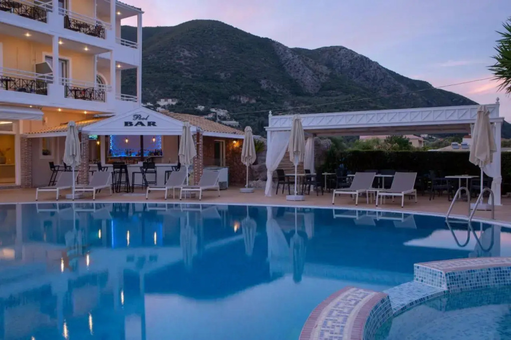 Lefko Hotel & Apartments