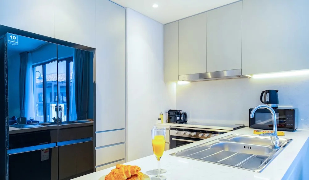 Lux  The La Rive Sea View Suite
