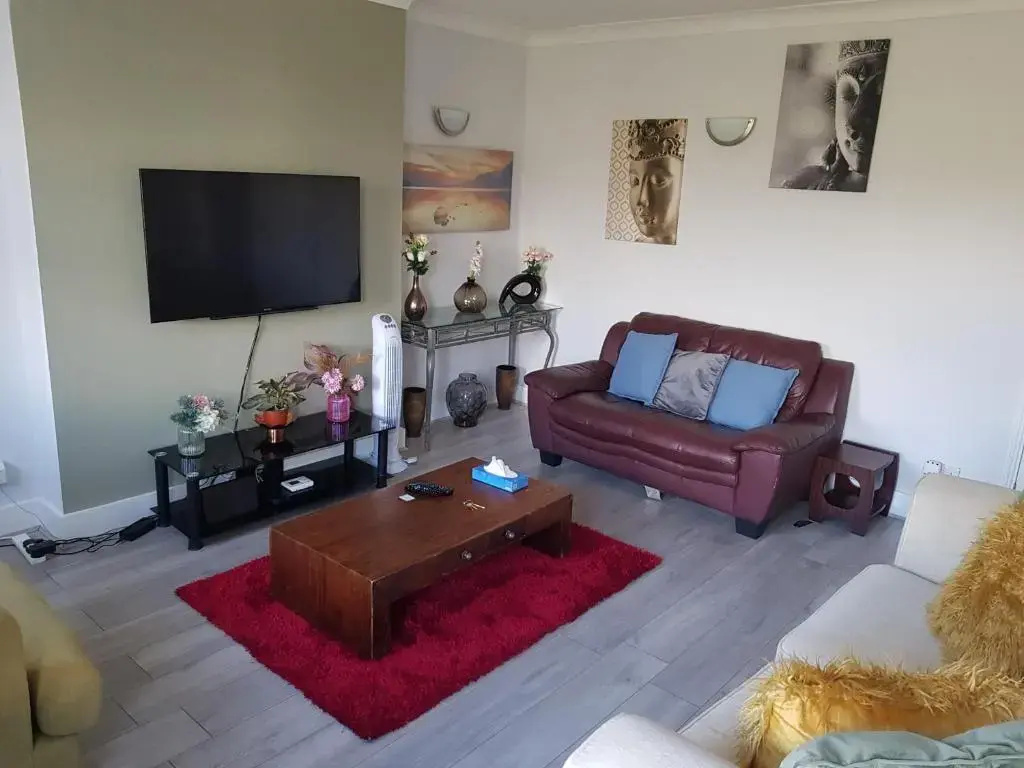 Beautiful Parkview Apartment in Seaside Eastbourne