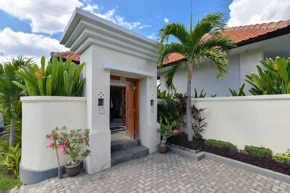 Banyu Riris Villa Lovina Private Villa