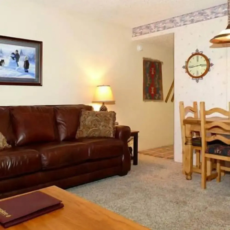 Ski Trail Condominiums by Mountain Resorts