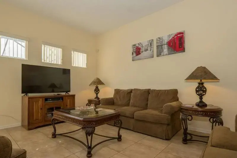 805 Tuscan Hills Blvd 5 Bedrooms, +3 Bathrooms