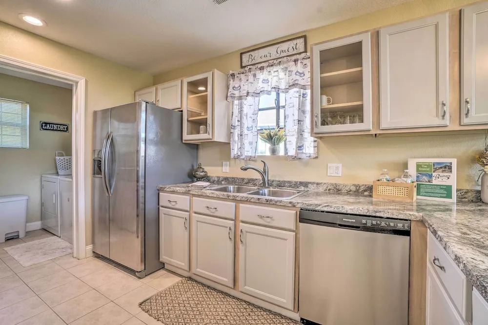 1 Block to Branson Strip: Condo w/ Views & Pool!