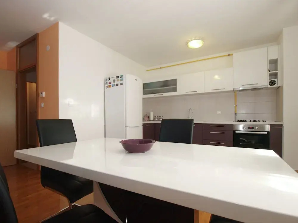 Apartment 1920