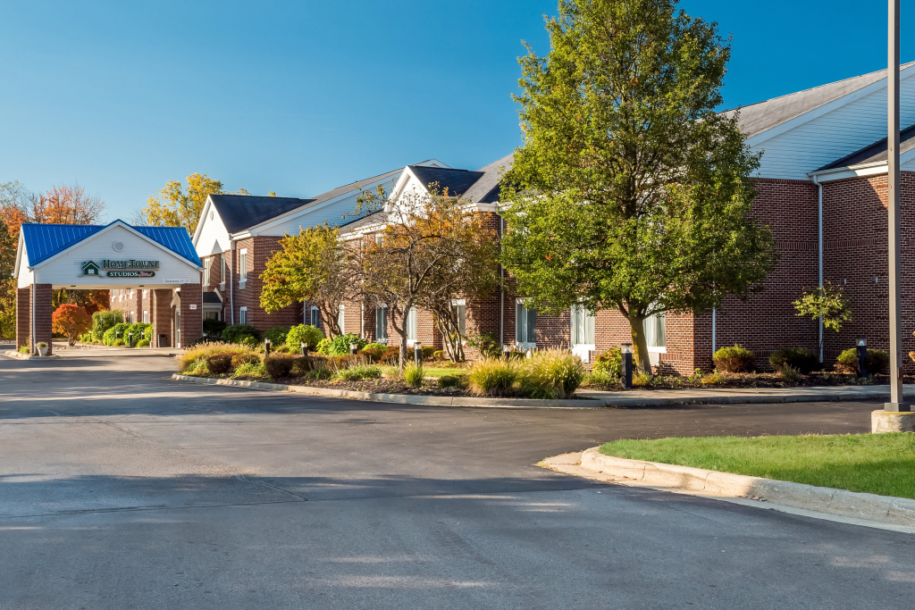 HomeTowne Studios by Red Roof East Lansing - Okemos