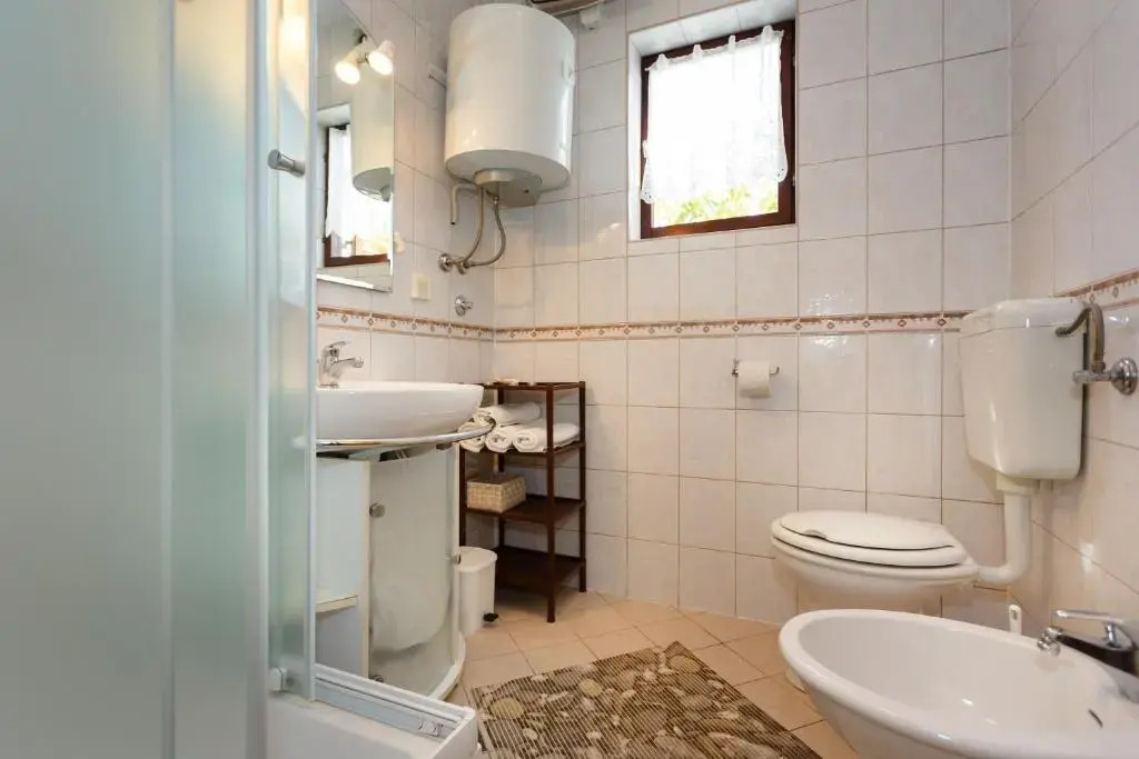 Shabby Chic Apartment ° 1 close to Krk centre