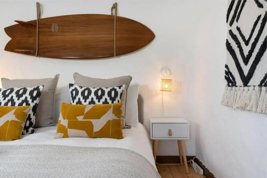 Spacious barn conversion, walk to 3 beaches