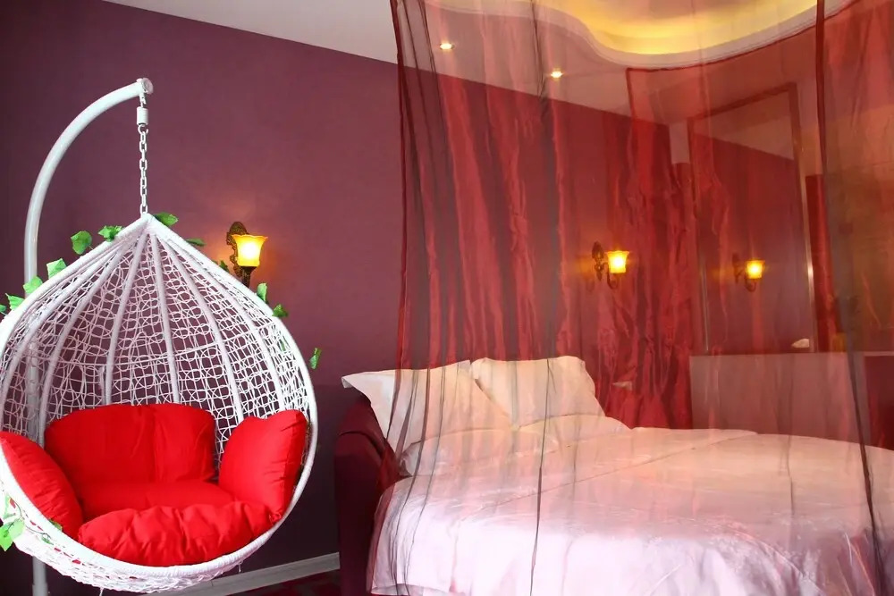 Luoyang Provence Theme Hotel