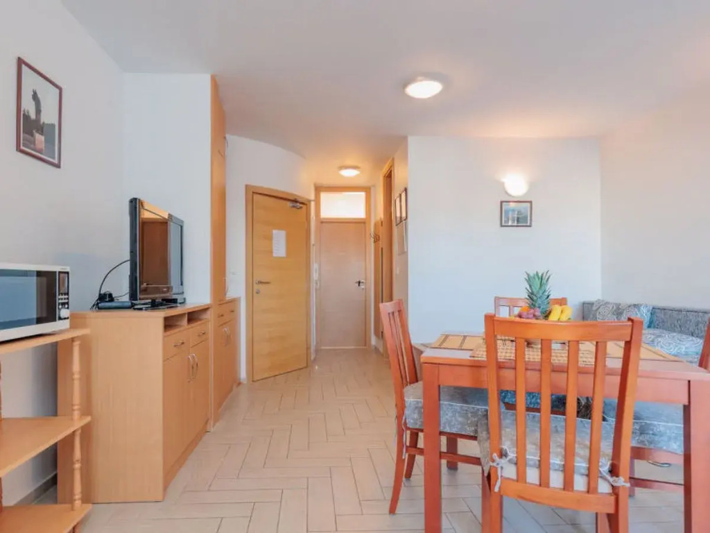 Apartment Mlasina Nin 8650