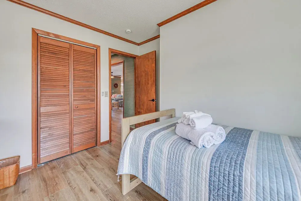 Canal-Front Home W/ Deck: Walk To Holden Beach!