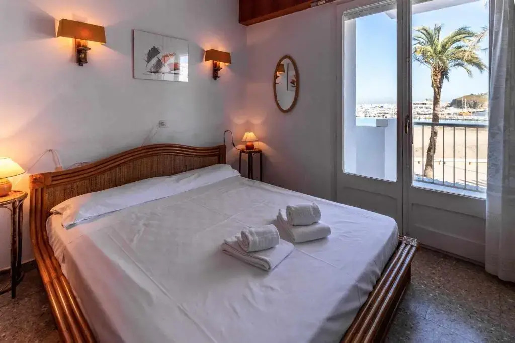 PORT DE LLANÇÀ 30 apartamento en primera línea de mar