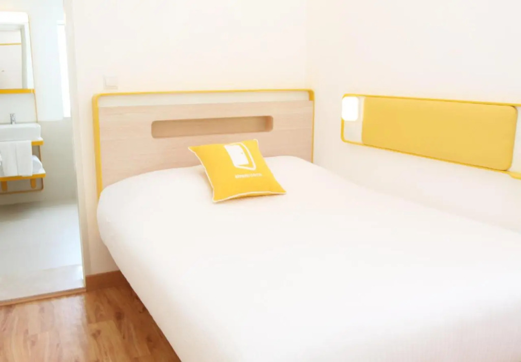 Bloomrooms @ Link Road