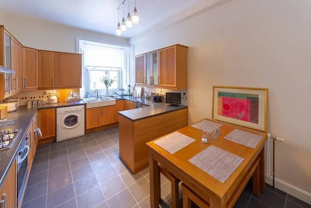 Stunning Tollcross Apartment