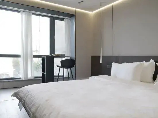 Maple Seaview Holiday Homestay (Qingdao May Fourth Square Yan'erdaoshan Park)