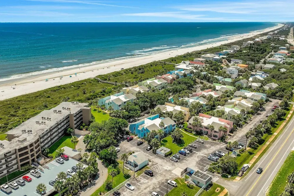 Spacious Condo With 2 Private Balconies, Beach Access and Pool