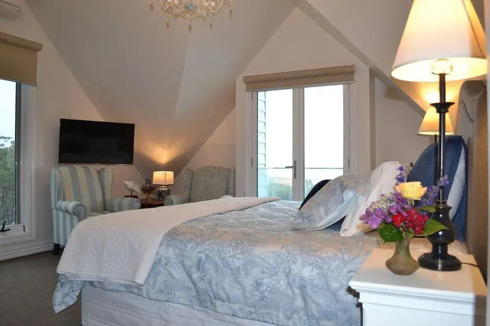 Sapphire Shores Luxury Retreat