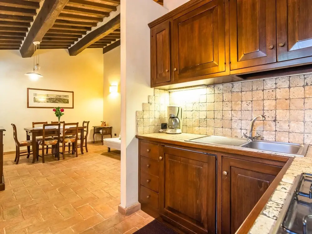Estate With 5 Apartments, Swimming Pool, Large Garden