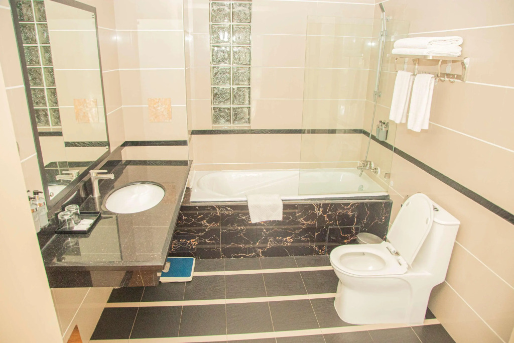 Best Western Plus Paramount Hotel