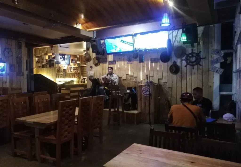 Log Cabin Hotel - Baguio