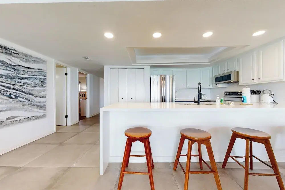 3BR w/ Wraparound Balcony: Suntide III - Unit 901