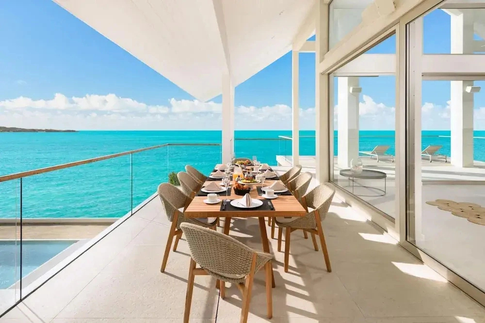 La Mer Villa South Oceanfront Luxury on Sapodilla Bay