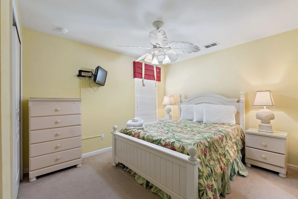 Funcation at Windsor Hills by Shine Villas Sleeps up to 12