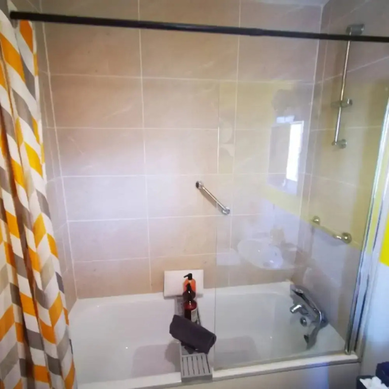 3br Cosy Modern Stay