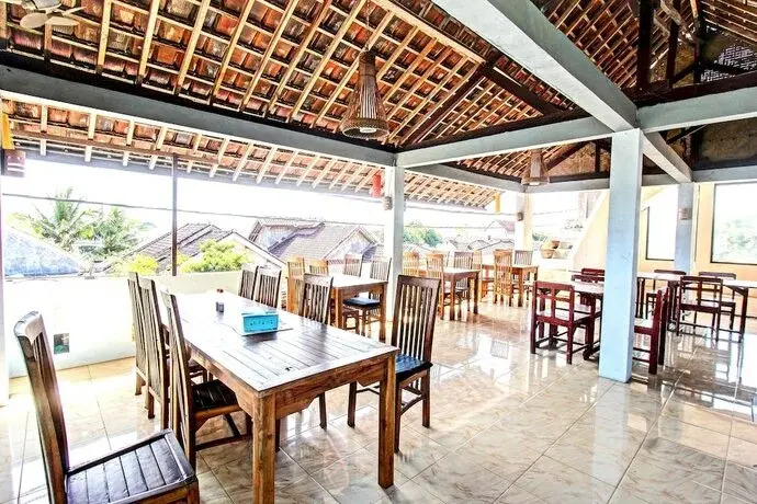 Capital O 92747 Ombak Cafe & Homestay