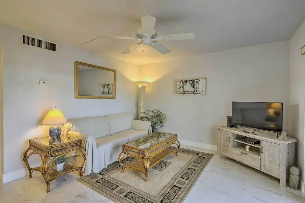 'the Palms' Cocoa Beach Condo: Walk to Beach!
