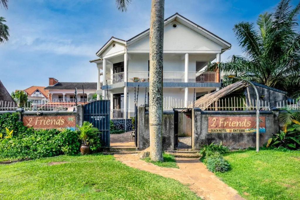 2 Friends Beach Hotel