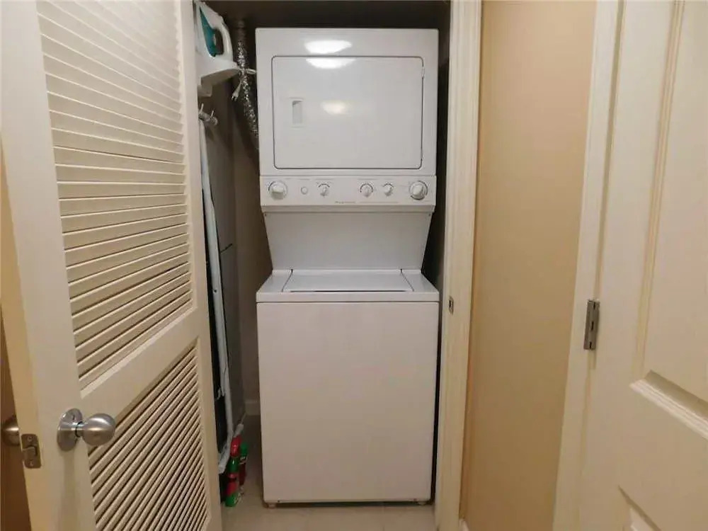 Yacht Club Villas #2-1005 3 Bedrooms 3 Bathrooms Condo