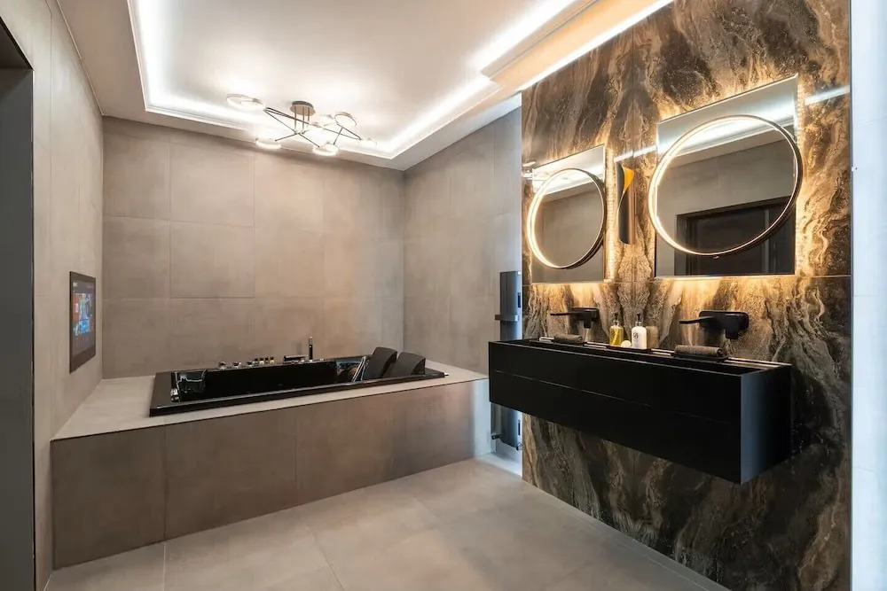 Luxury City 5* Retreat-Lux Spa Bath-Romantic