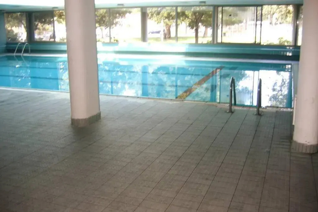 Tel Aviv North /Large Apartment w/ Pool,Spa&Gym