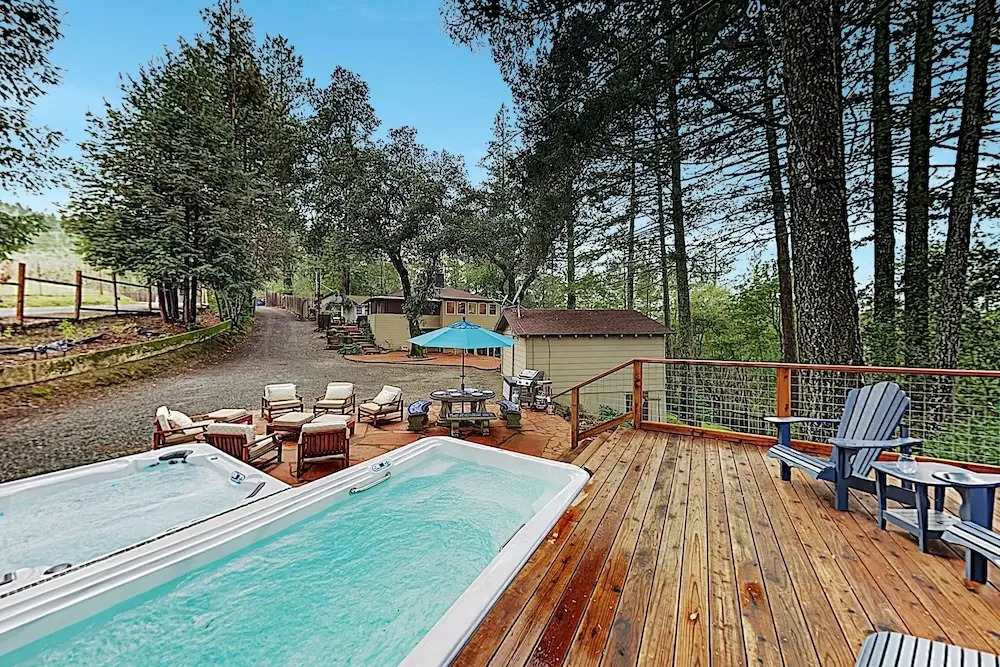 Luxe Vineyard-View Hideaway W/ Swim SPA & Hot Tub Home