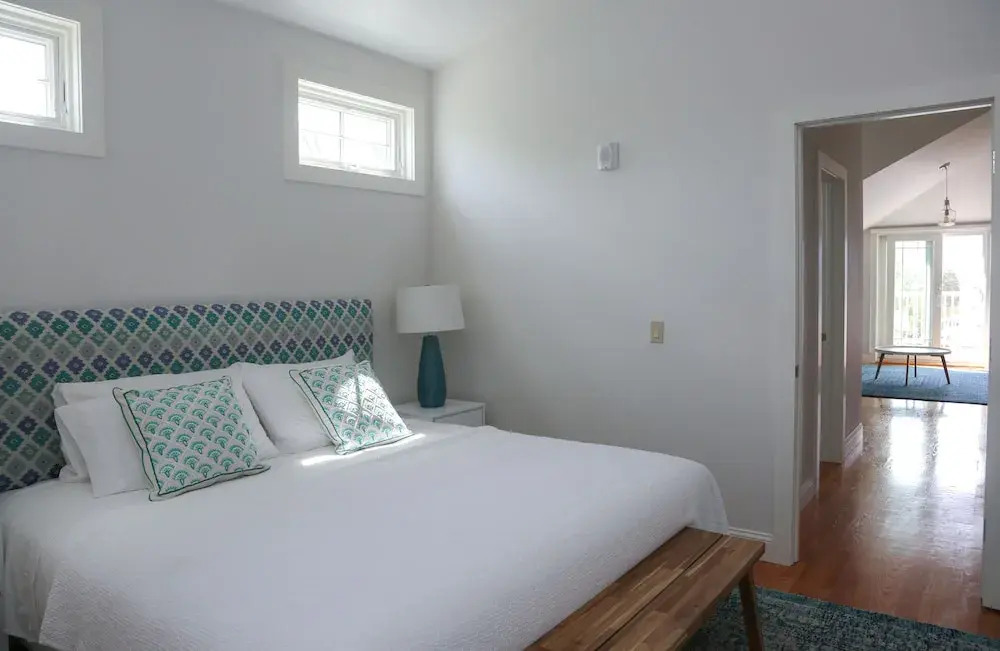The Sea Breeze Inn